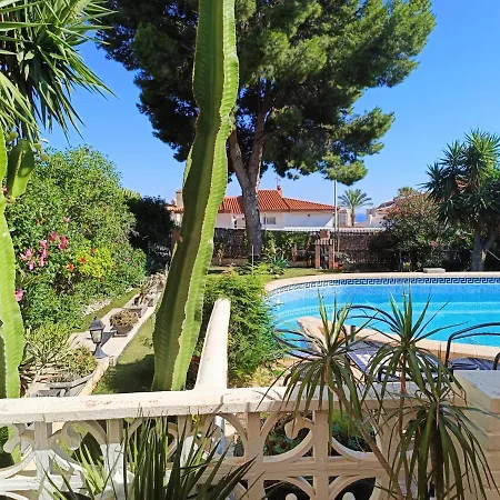 Villacats: Con Bano Privado Y Piscina Homestay szállás Aguadulce